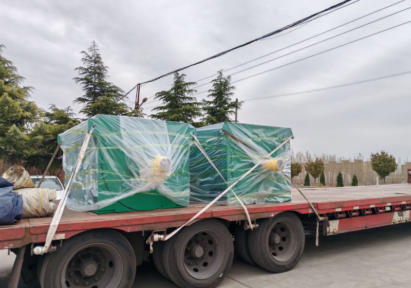 2臺(tái)630kw/10kv高壓電機(jī)發(fā)往港口，準(zhǔn)備出口